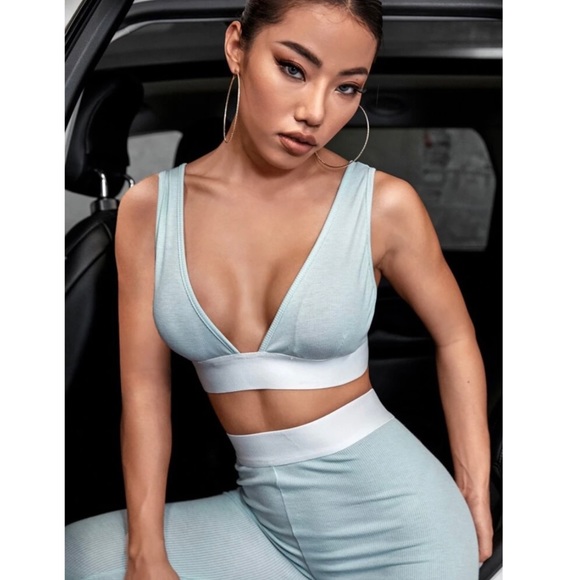 Two Piece Lounge Set - Picture 4 of 13